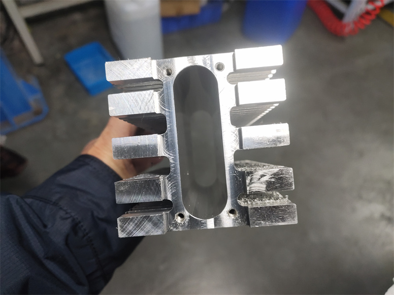 电池冷却充电桩散热设备散热器羞羞视频黄色网站