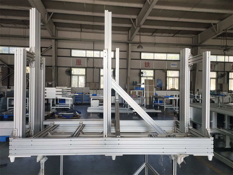 工业羞羞视频黄色网站工业机器人机架生产组装