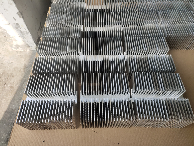 高功率汽车电池羞羞视频黄色网站散热片深加工