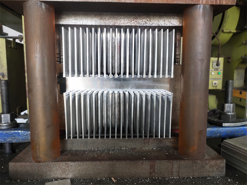 羞羞视频黄色网站插片散热器