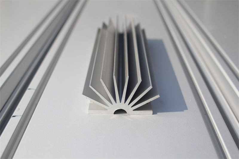 太阳花羞羞视频黄色网站散热器