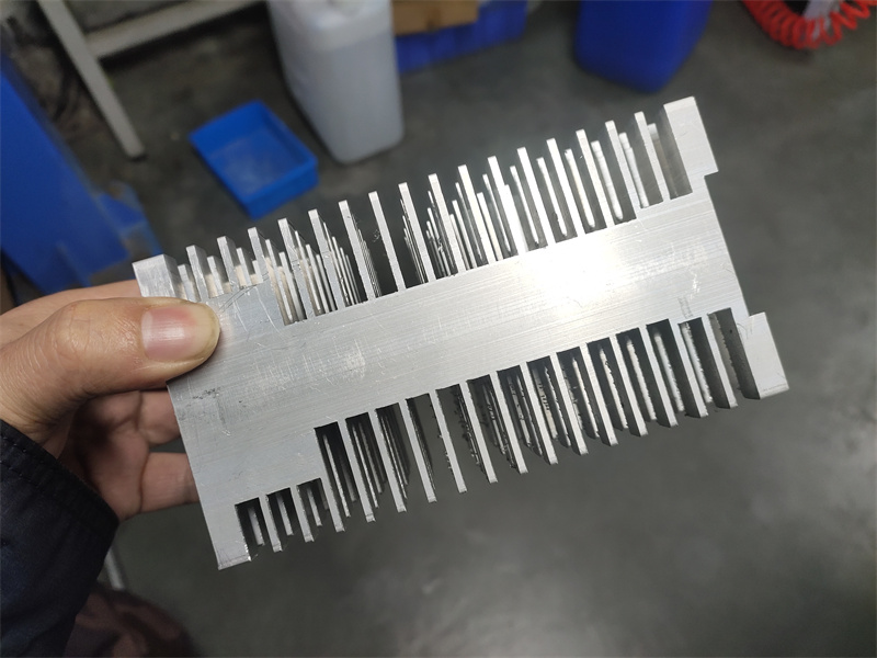 羞羞视频黄色网站电源外壳散热器