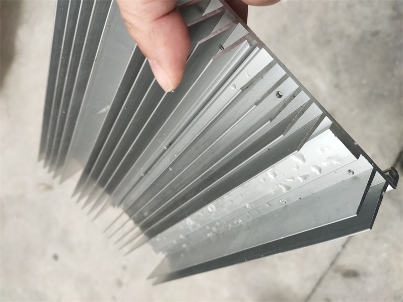 羞羞视频黄色网站模块型电子散热片